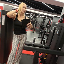 Alena, 50, 