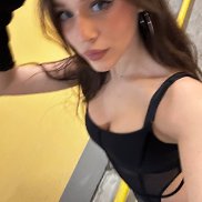 мила, 19 лет, Москва мила, 19 лет, Москва