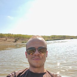 Oleg, 41, 