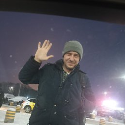 John, 40, 