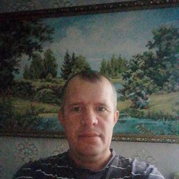 Sergeu, 42, 