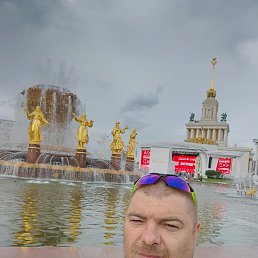 Alex, 36, 
