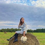 Ksenia, 27 , 