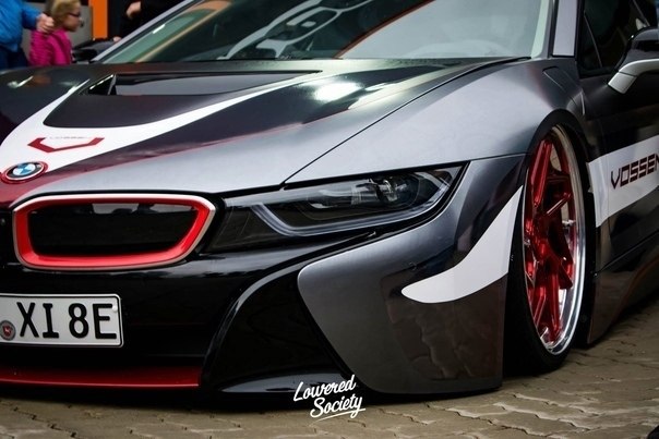 BMW i8 on air - 5