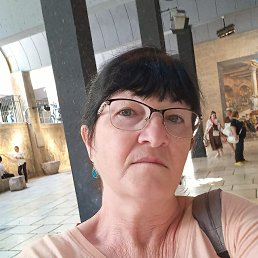 Vica, 59, 