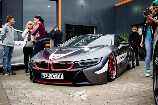 BMW i8 on air - 4