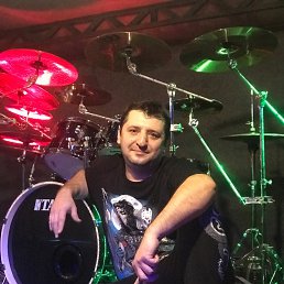 Denis, 37, --