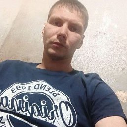 Viktor, 28 , 