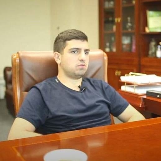Валю Карнавал подозревают в отношениях с 29-летним армянским бизнесменом Эвояном Аргишти.Парень ... - 2