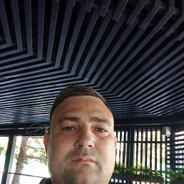 Pavel, 45, 