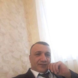 Andrey, 58, 