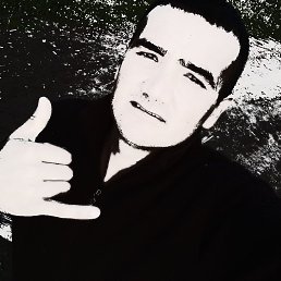 Alek, 30, 