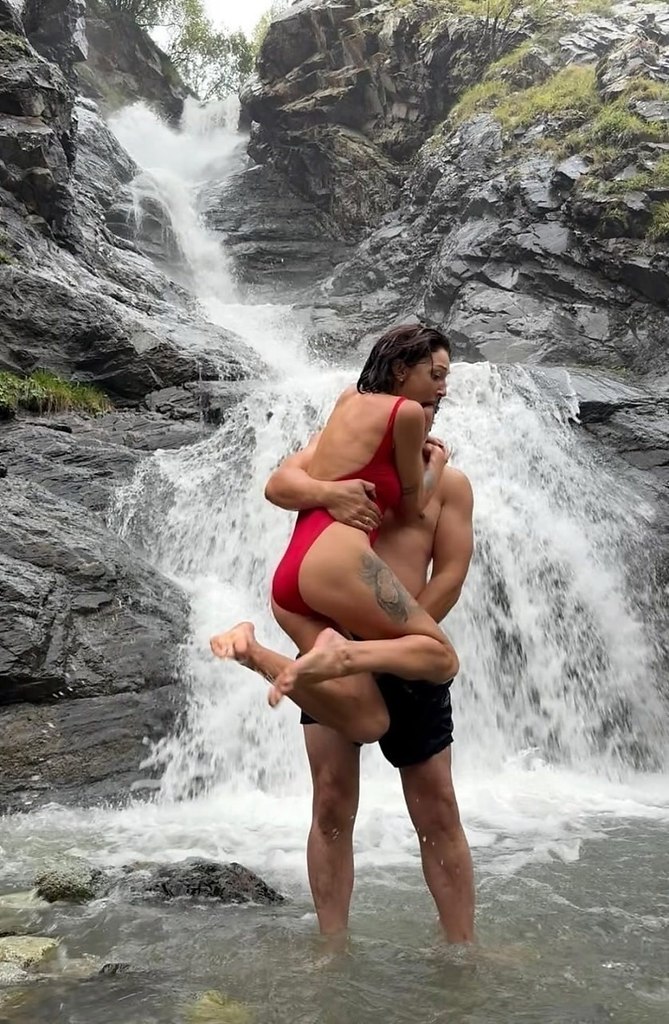 Вернулись в старые добрые времена вместе с Настюшкой Ивлеевой! Она с мужем покоряла Кавказ, ...