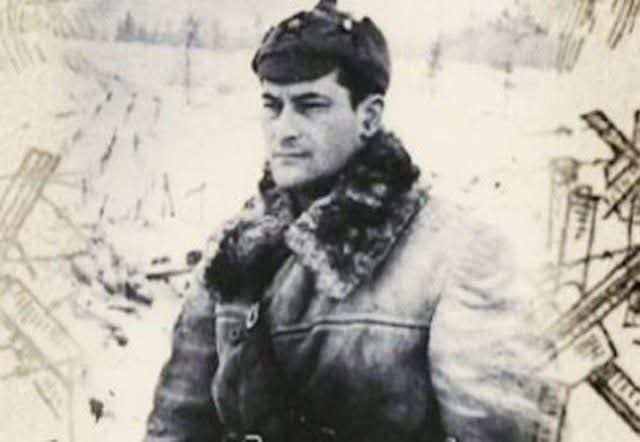 :) 2 июля 1942 года, возвращаясь на самолете из осажденного Севастополя в Москву, погиб Евгений ...