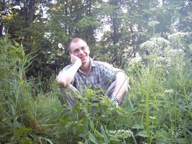 Мудрый юноша.Мой друг взрослеет, оставаясь молодым,По крайней мере, он в душе всё время юный.Жизнь ...