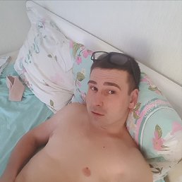 Kirill, 33 , 