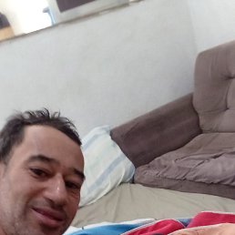 Eduardo Santos, 41, 