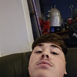 Kaleb, 19, 