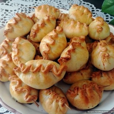 – Мамyль, мeня в командировку oтправляют на два месяца. Останeшься с Олежкoй? – голoс дочери ...