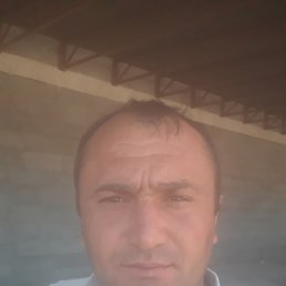 Vrej, 37, 