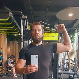 Aziz Qsdf, 34, 