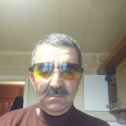 Novryz, 54, 