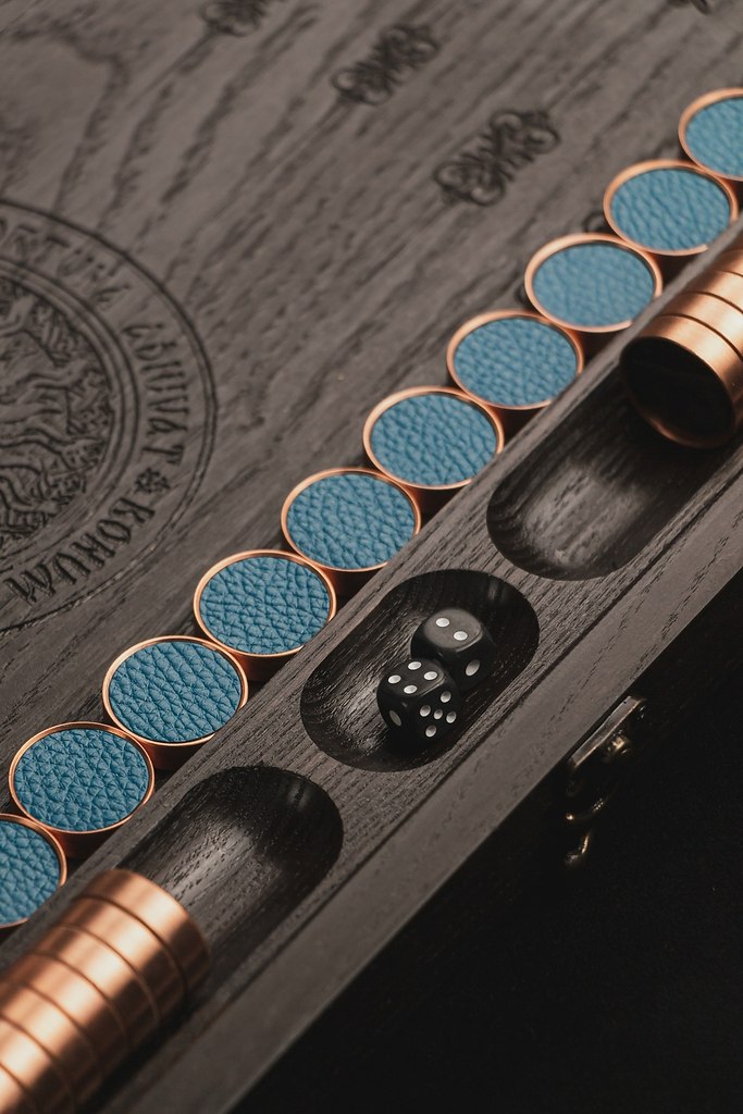 Премиальный подарок мужчине! Шахматы и нарды с именной гравировкой из массива дерева, меди и ... - 5