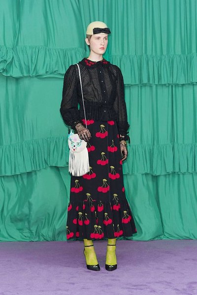 Алессандро Микеле показал новую коллекцию Valentino Pre-Fall 2025. Сердечко разрывается от ... - 5