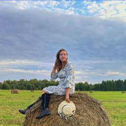 Ksenia, 27, 