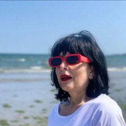 Julie, 59, 