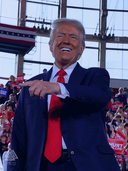 Трамп победил в выборах! Сейчас, уже действующий президент США выступает во Флориде. Дональд Трамп ...