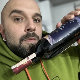 Alex, 33, 