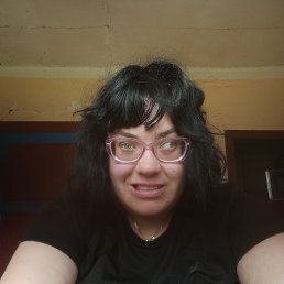 LENKA, 25, 