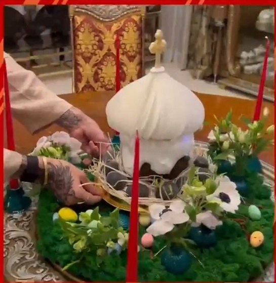 Филипп Киркоров приобрел пасхальный кулич стоимостью 150 тысяч рублей. - 2