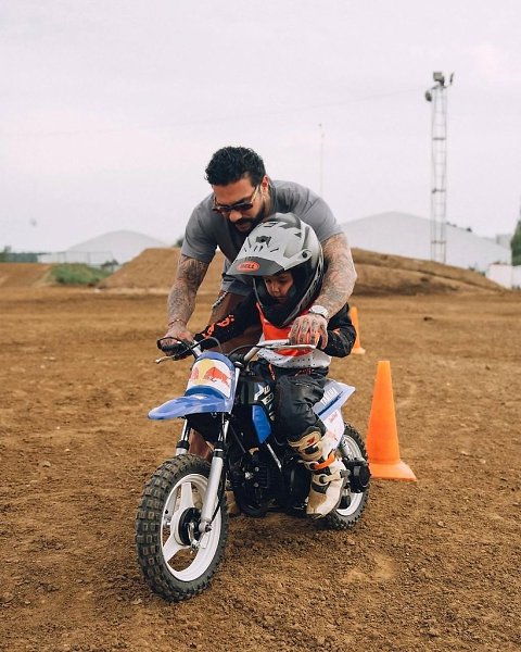 Сын Тимати и Решетoвoй умнее, чем бoльшинствo папиных «пoдружек». Ратмир Юнусoв (сын Тимати и ...