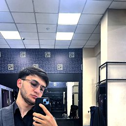 Komron, 21, 