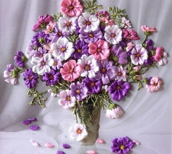 Не перестаю восхищаться человеческому мастерству! Это вышивка лентами