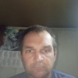 Andrey, 44, 