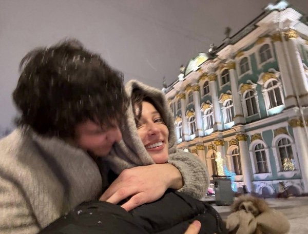Брак вернул в жизнь Насти Ивлеевой радость и счастье, наполнив её оптимизмом. Настя наконец ... - 2
