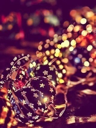 50 фильмов под новый год. Добавляем к себе на страницу. Приятного просмотра. 1. 8 безумных ночей 2. ...