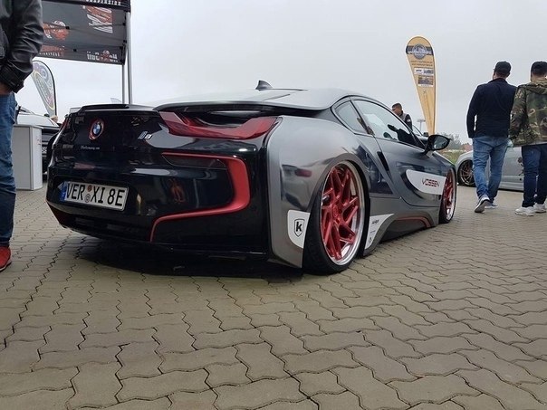 BMW i8 on air - 2