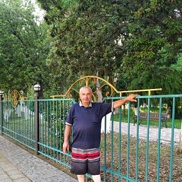 gela, 56, 