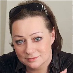 Anna, 43, 