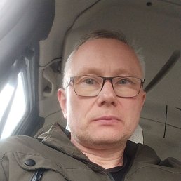 Maksim, 49, 