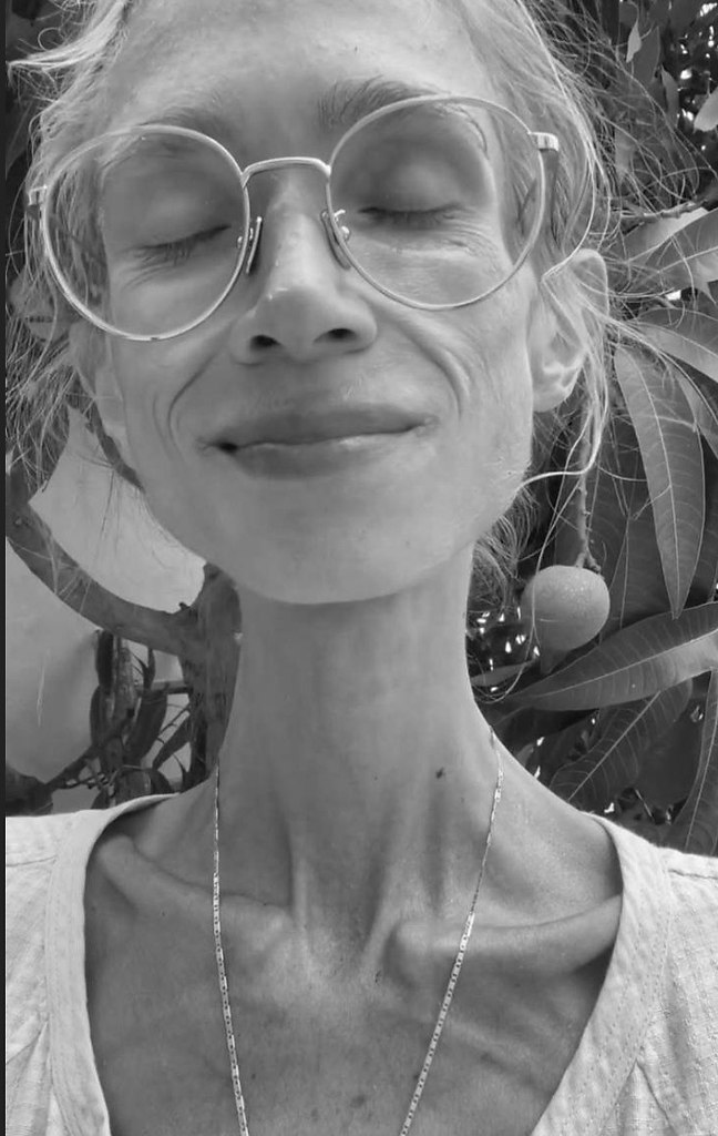 В Индонезии скончалась россиянка, доведшая себя до полного истощения фруктовой диетой. На момент ...