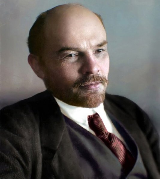 Владимир Ильич Ленин — советский политик и революционер, основатель большевистской партии и СССР. ... - 2