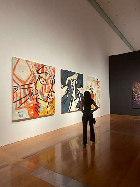            : 1. The exhibition ... - 3