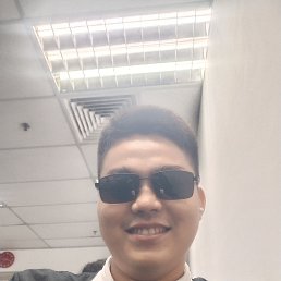 Alex, 28, 