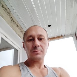 Nikk, 40, 