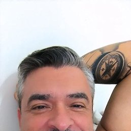 Konstantinas, 58, 